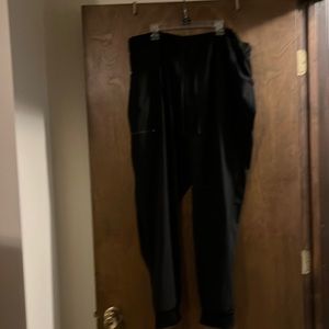 Heart and soul black jogger scrub pants